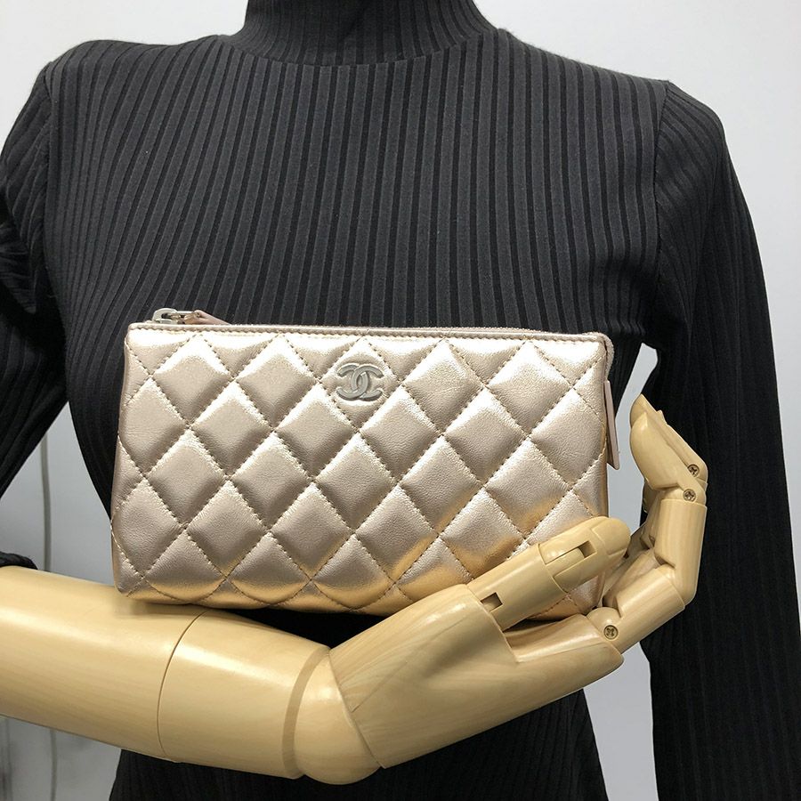 ジップファ CHANEL 化粧ポーチ ミニ ラムレザー 黒の通販 by ベクトル