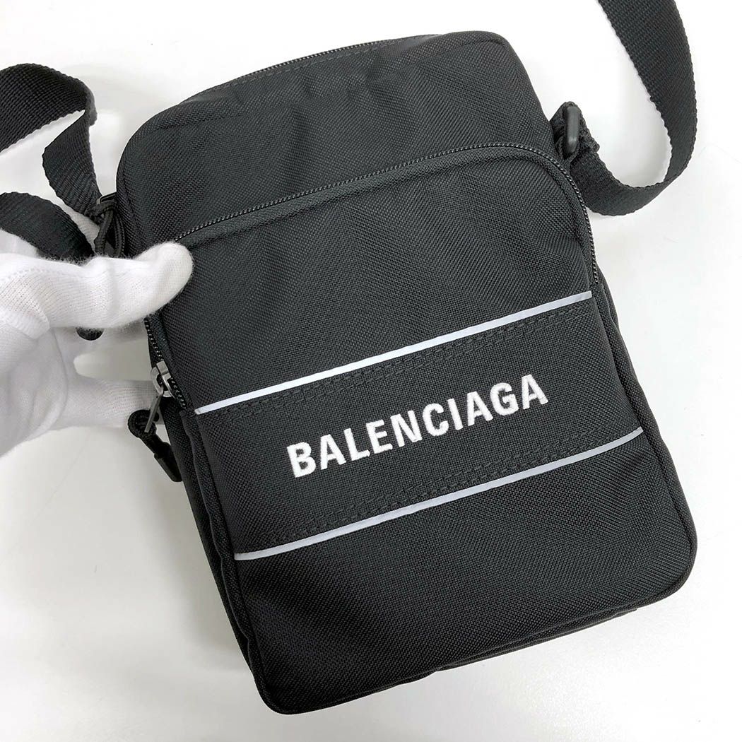 バレンシアガ スポーツ スモールメッセンジャーバッグ 6386572HFNX1090 ナイロン ブラック グレー 男女兼用 Balenciaga  【中古】 | THE GOLD ショッピング