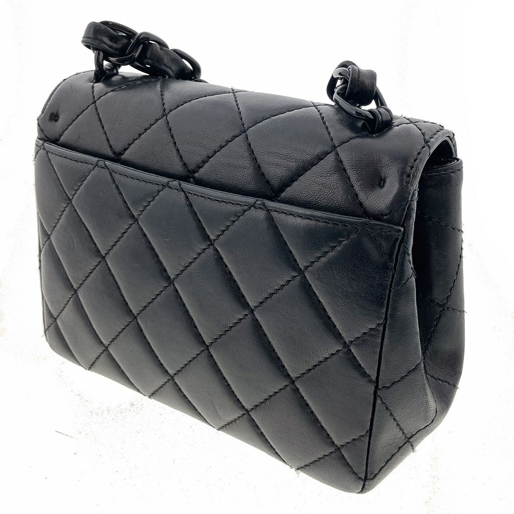 CHANEL マトラッセ ワンショルダーバッグ 18cm プラスチックチェーン