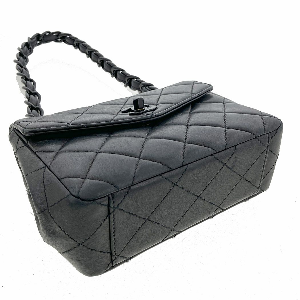 CHANEL マトラッセ ワンショルダーバッグ 18cm プラスチックチェーン